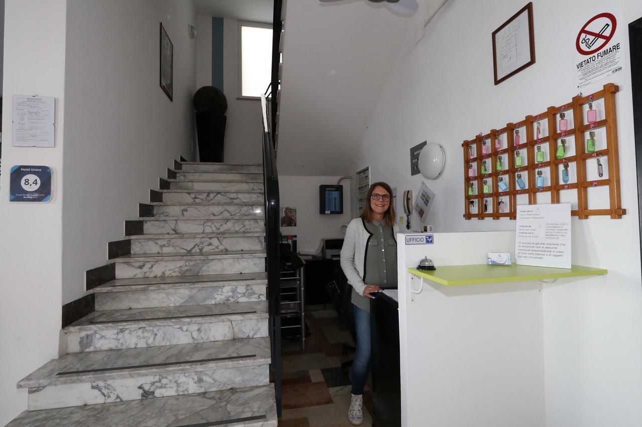 Hotel Urano كاتوليكا المظهر الخارجي الصورة