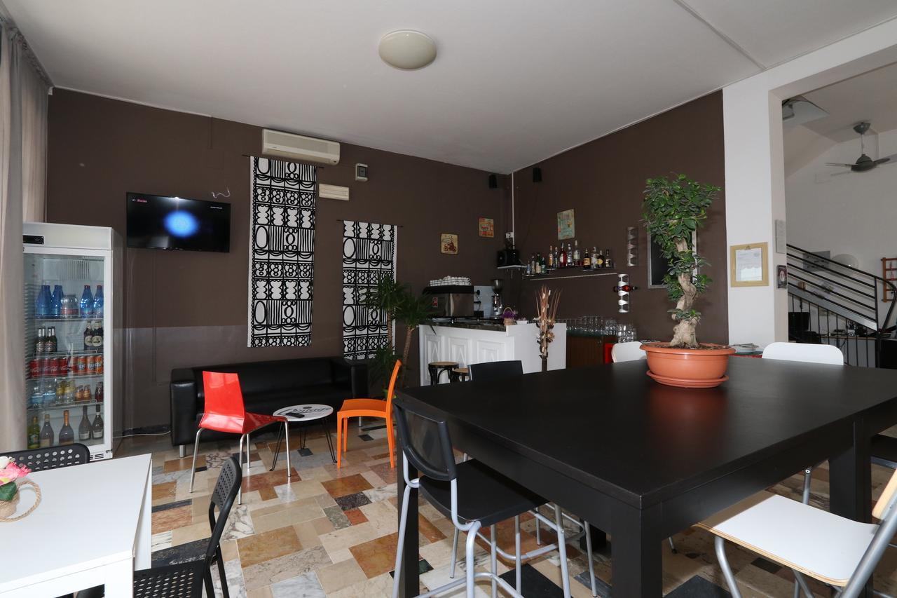 Hotel Urano كاتوليكا المظهر الخارجي الصورة