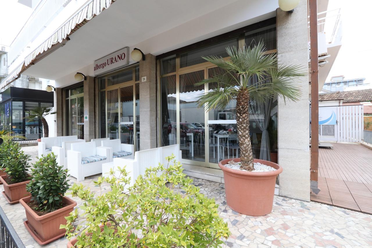 Hotel Urano كاتوليكا المظهر الخارجي الصورة