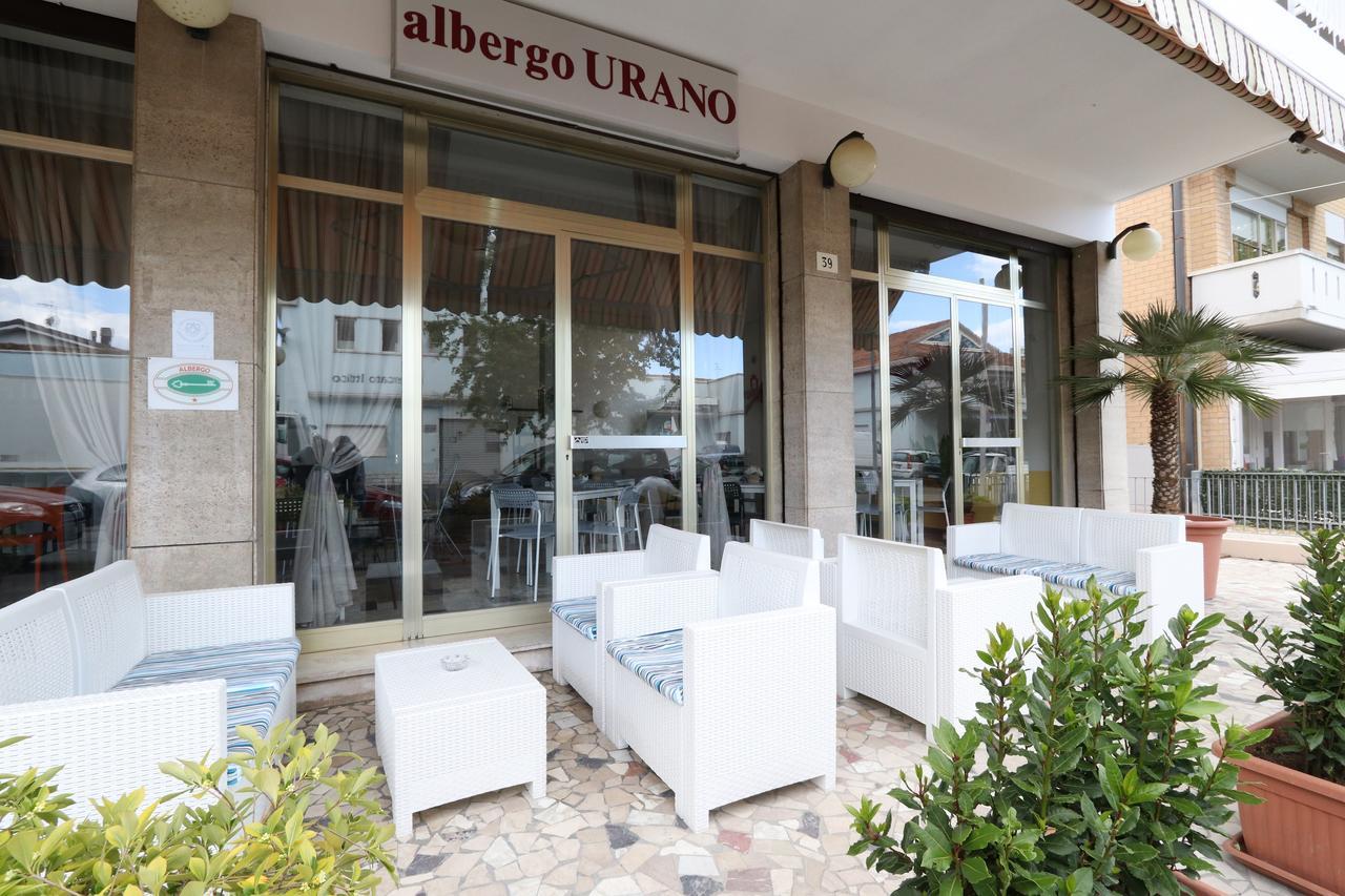 Hotel Urano كاتوليكا المظهر الخارجي الصورة