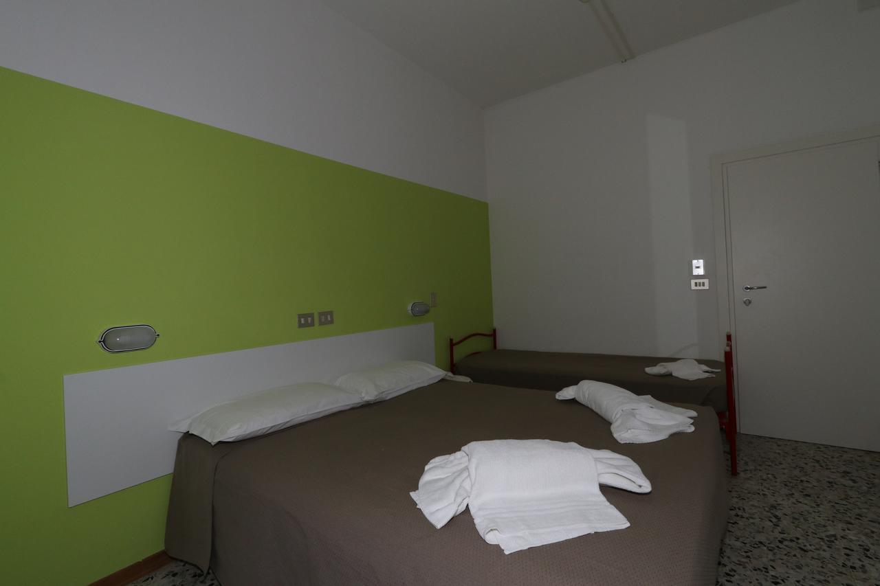 Hotel Urano كاتوليكا المظهر الخارجي الصورة