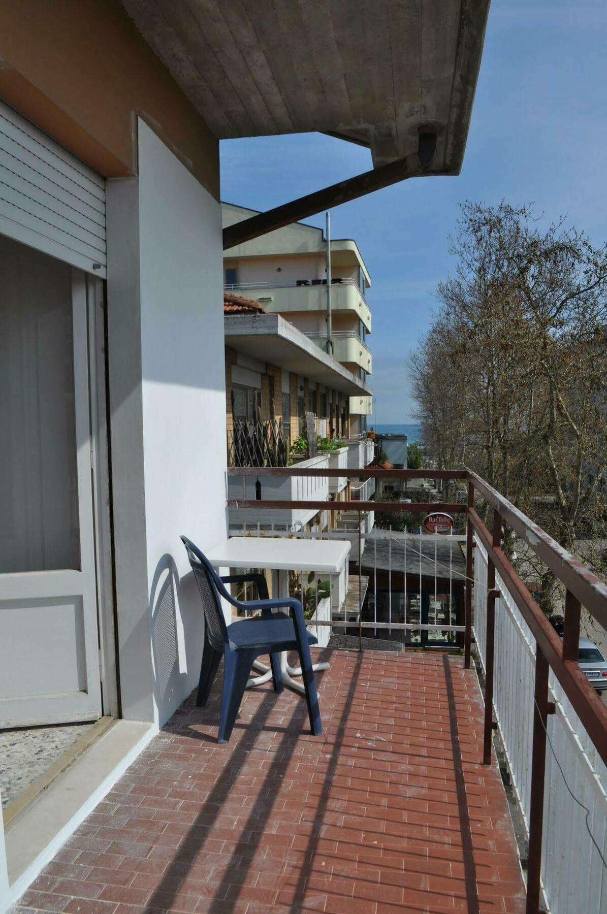 Hotel Urano كاتوليكا المظهر الخارجي الصورة